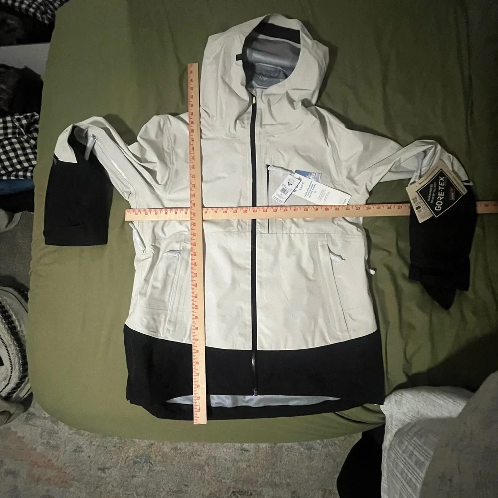 Women’s Roxy Lunalite 3L GORE-TEX Jacket 2025 - Picture 8 of 9